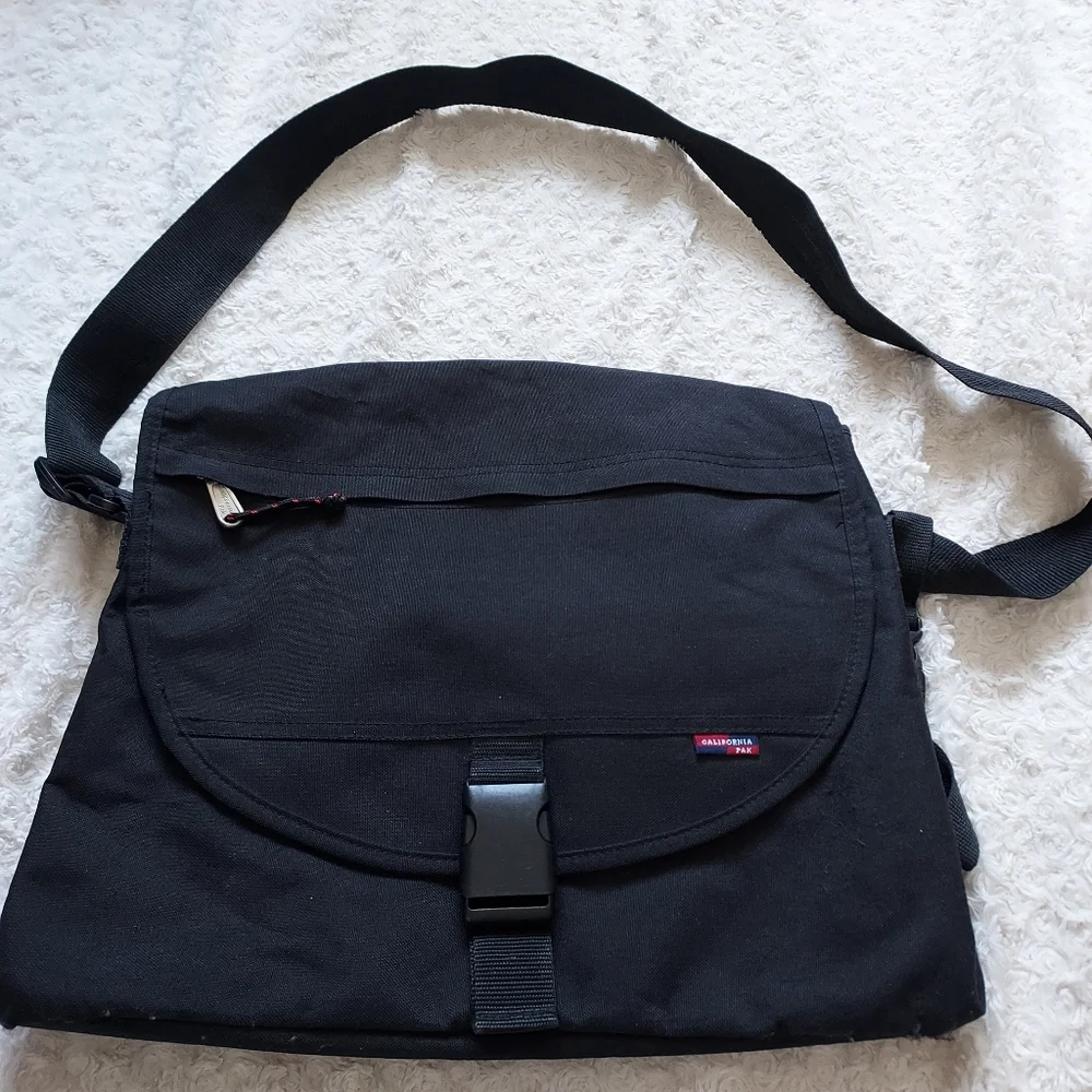 California Pak black Messenger Computer bag backpack Academia Office School